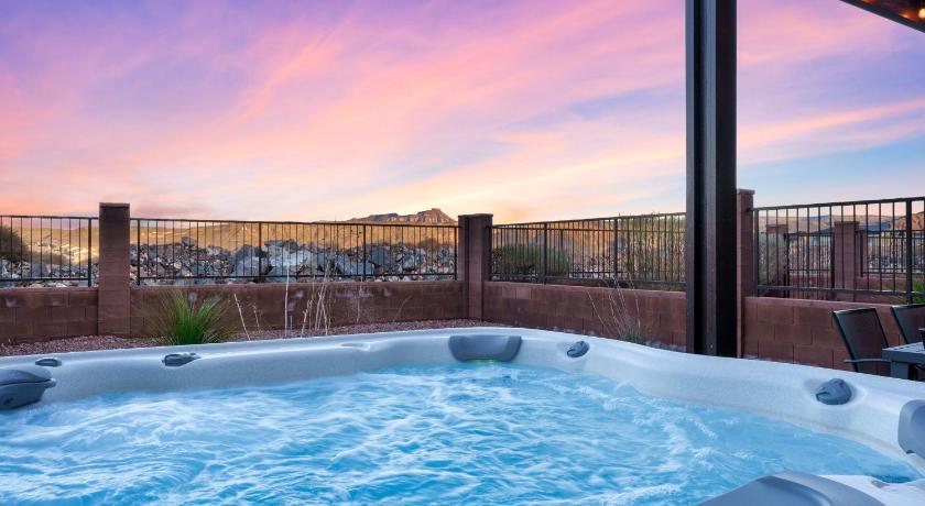 Discover Zion Mountain, Private Hot Tub-3 Bedroom