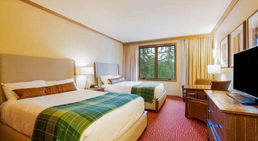 4006 Suncadia Lodge Pool and Hot-Tub Access with Hotel Amenities