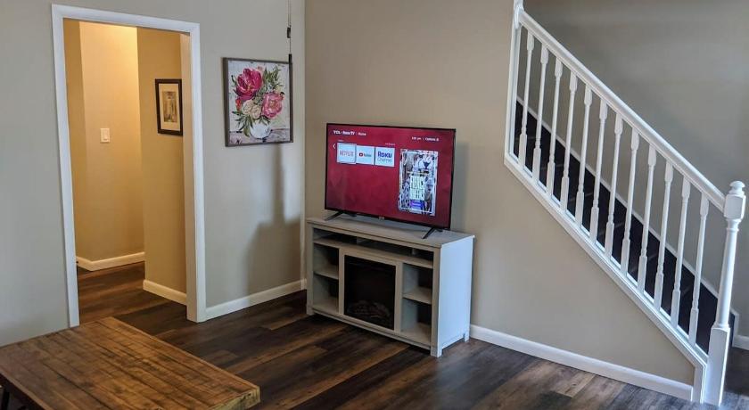 Carter #5 Two bedroom unit near Xavier Downtown