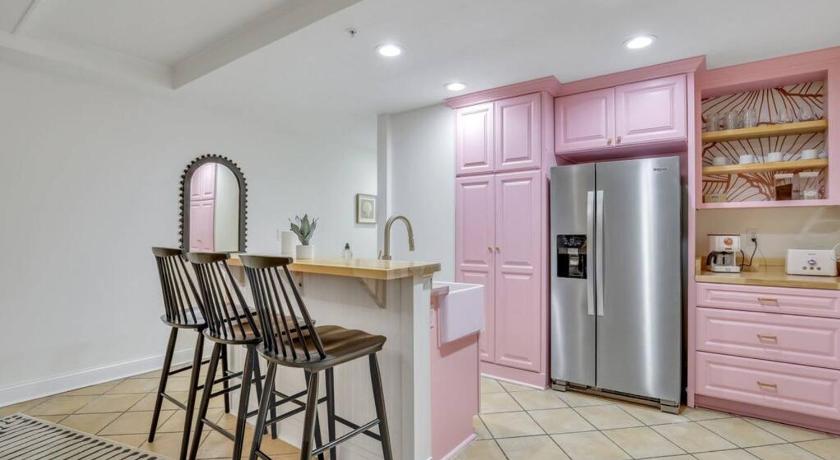 Salt & Sea Inn Unit B-1 Bed 1 Ba Condo w/Pool