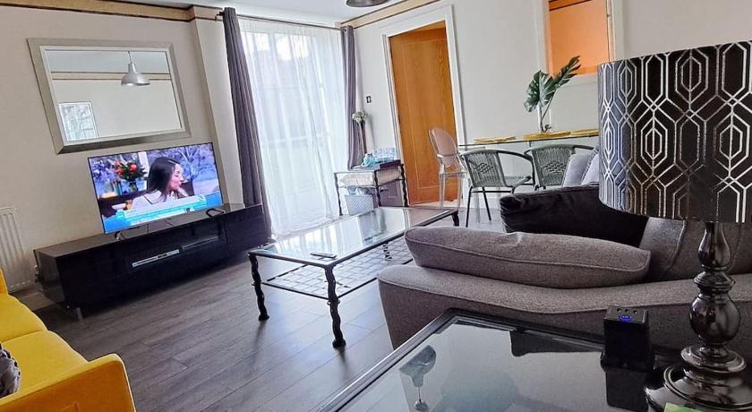 London Docklands RiverSide Apartment