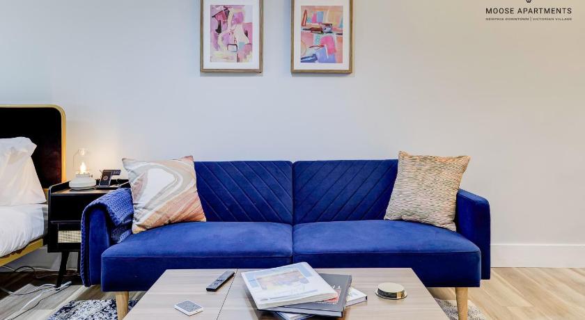 The Moose #9 - Brand New Luxe Modern loft with Free Parking, King Bed & Fast WiFi