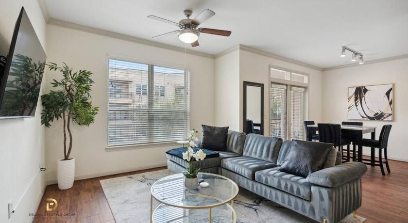 Houston Med Center Luxury King Suite with Free Parking