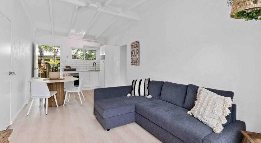 PA2 Stunning Sunshine Beach apt Pets welcome