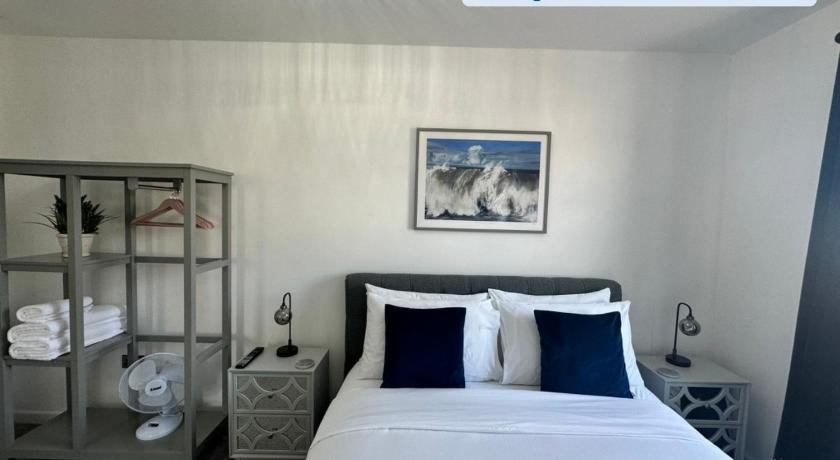 COASTAL RETREAT Town Centre Entire Property, Very Close to Sea & Restaurants, 2 King Size Beds