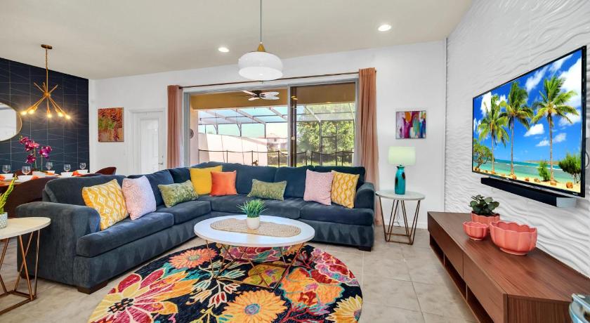 Oasis with Heated Pool Marvel and Nemo rooms Near Disney