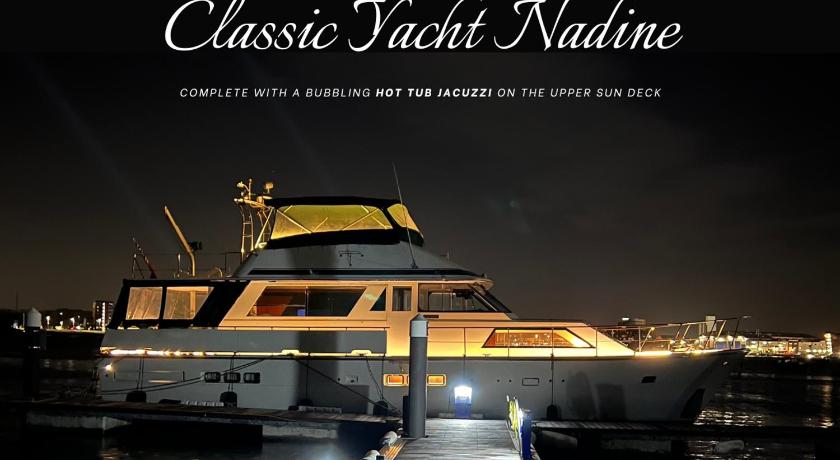 Classic Yacht Nadine in Poole Harbour, Dorset, with a Hot Tub Jacuzzi