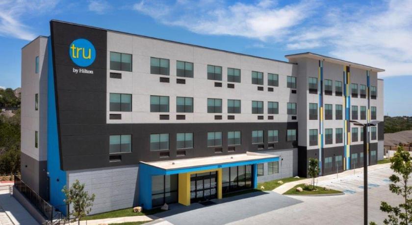 Tru by Hilton San Antonio North