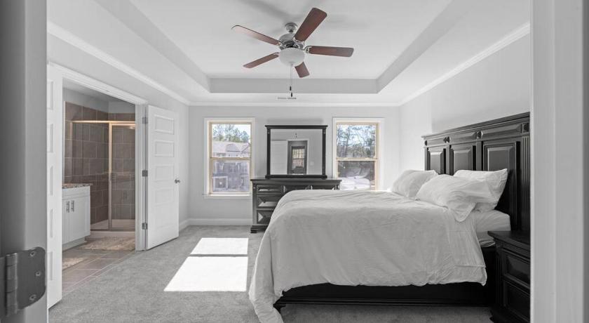 Luxury 2 bedrooms, 2.5 baths