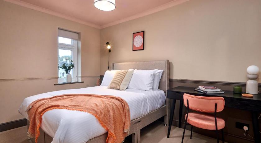 Settle in Winchester - Stylish Self Check-In Rooms