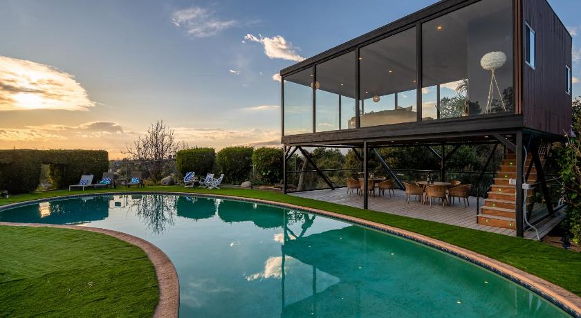 Spectacular mansion with amazing views