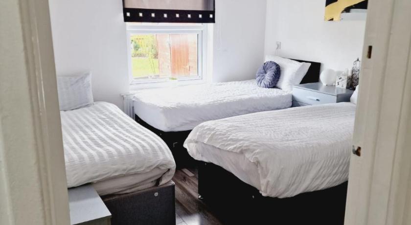 2 Bedroom Cozy Chambers with free parking