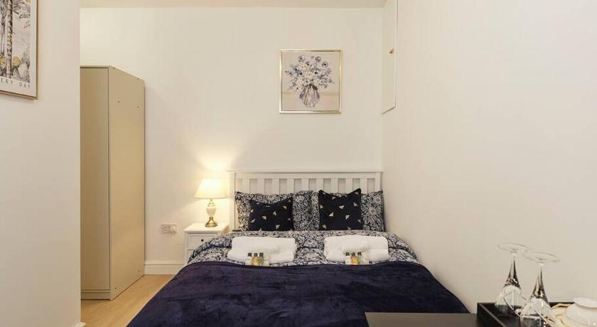 Rofennie Suite -Luxury ensuite room!