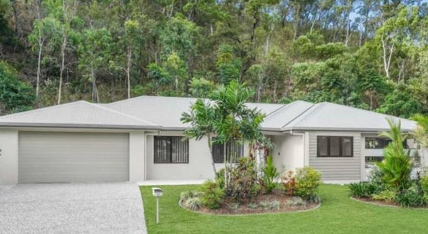 New Pool Now Open! - Trinity Beach Haven - Luxury 4 bedroom home, Steps to the Beach, Surrounded by