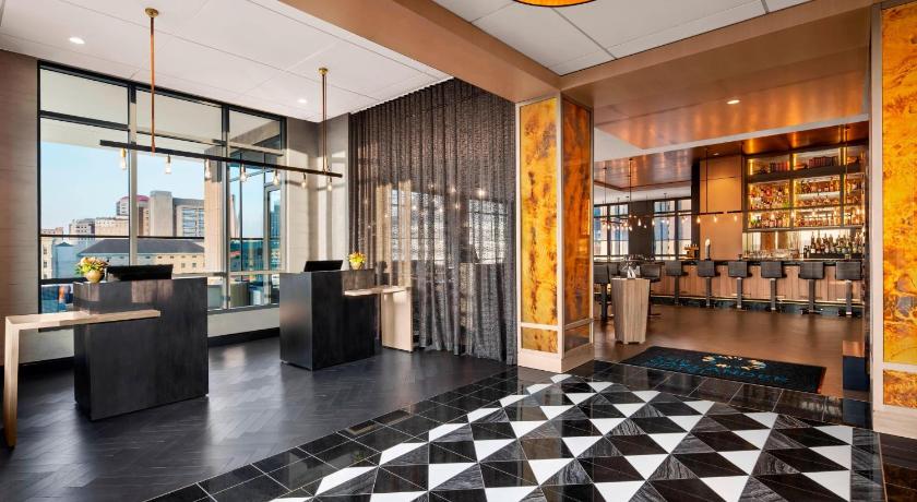 The Oaklander Hotel, Autograph Collection