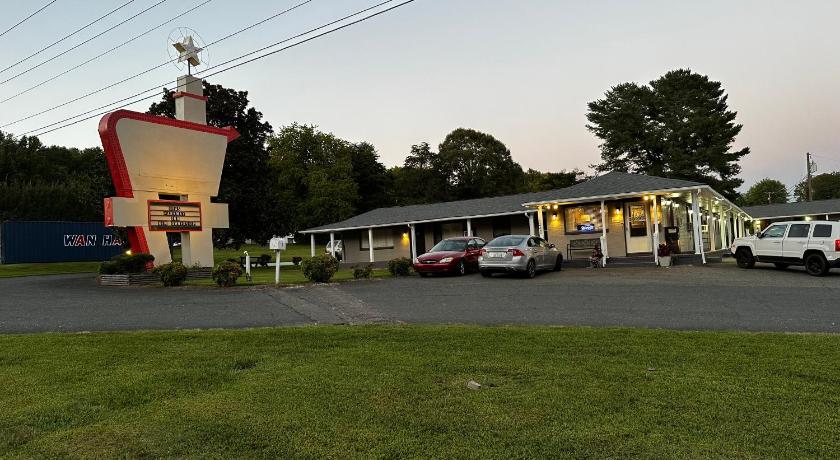Bea's Parkway Inn