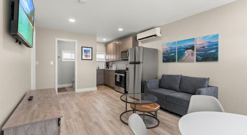 Fully Renovated Steps to Beach The Americana