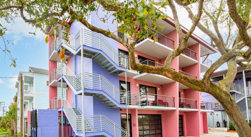Boutique Vera Hotel in the Heart of Folly Beach