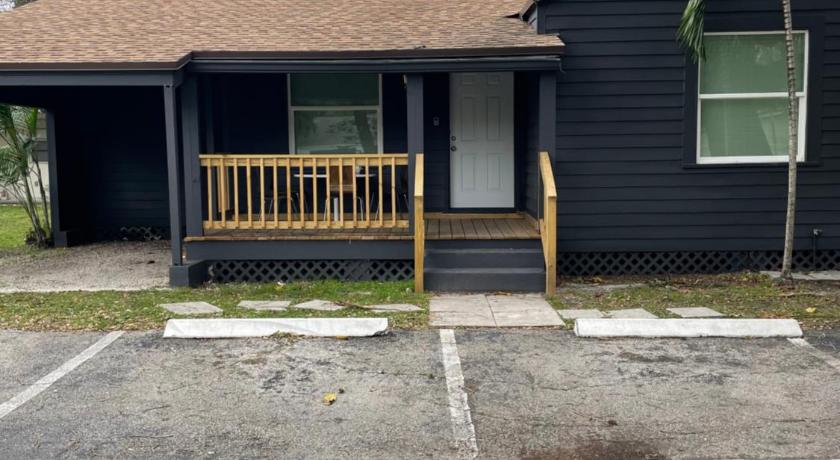 City First Story Apartments & Cottage