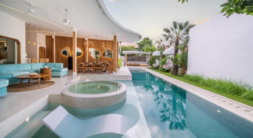 Magic Mango Villa Huge Projector bubble bath unique design