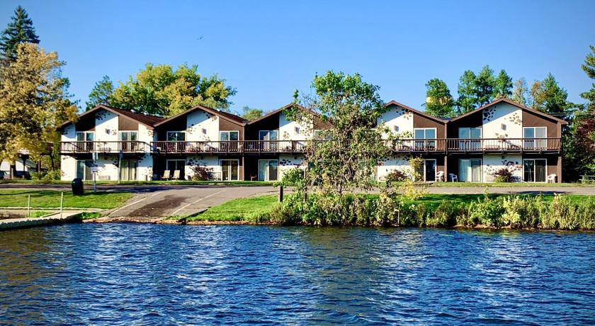 Bridge Inn Tomhawk - 2nd Floor, 1 King Size Bed, Balcony, River View
