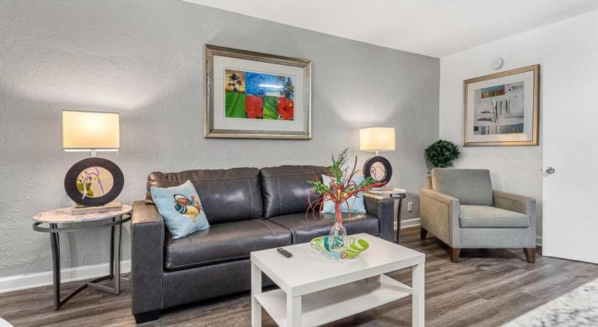 Park Shore Suites of Madeira Beach! Newly Remodeled and Steps to the Beach! - #8