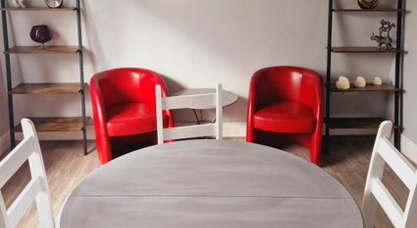 3 Bedroom house, close to woodland, chesterfield and peak District