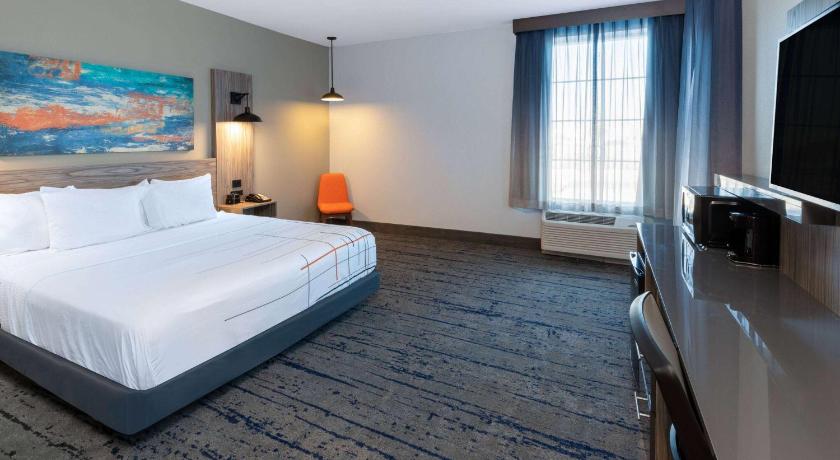 La Quinta Inn & Suites by Wyndham Dallas - Frisco Stadium
