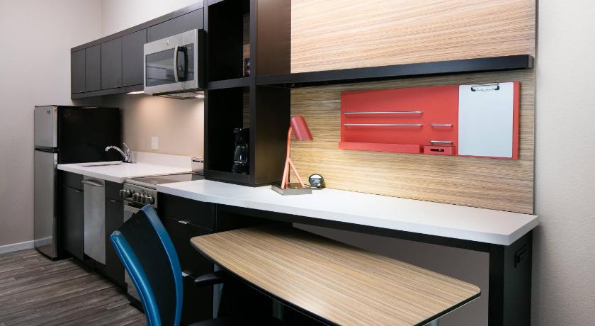 TownePlace Suites Kansas City Airport