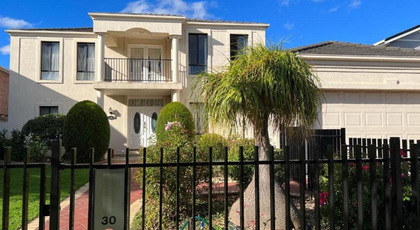 Pleasant Private Room in Taylors Lake Near Melbourne Airport