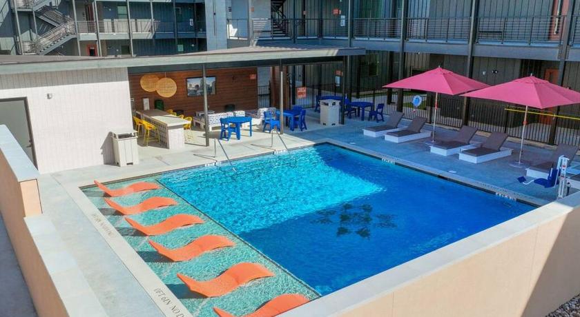Luxury Condo in Prime Location (Pet-Friendly)