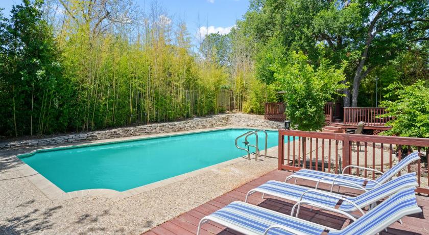 Bamboo Oasis-Relaxing Hot Tub-Family Time
