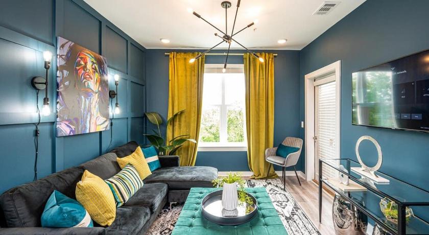 Downtown New Built Roof top balcony City View 525Pkwy