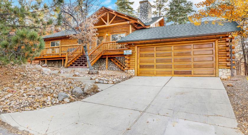 Crescenta pines log cabin #2346