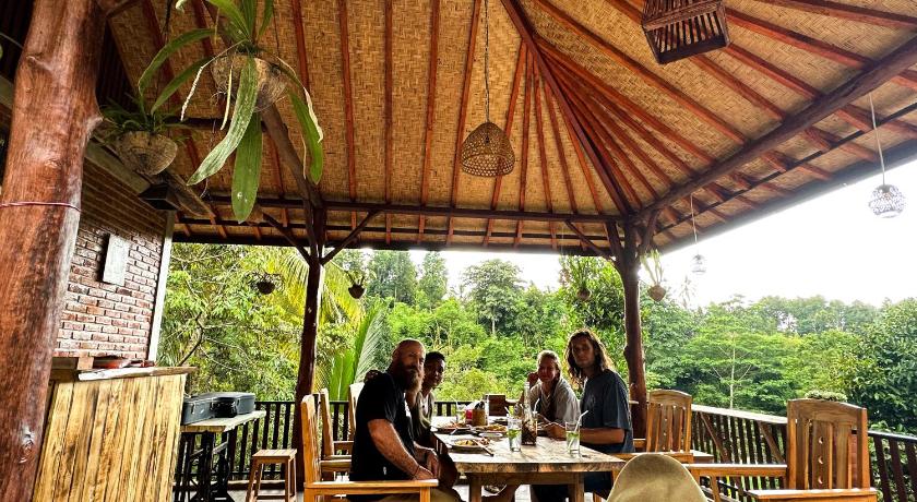 Artomoro Bali
