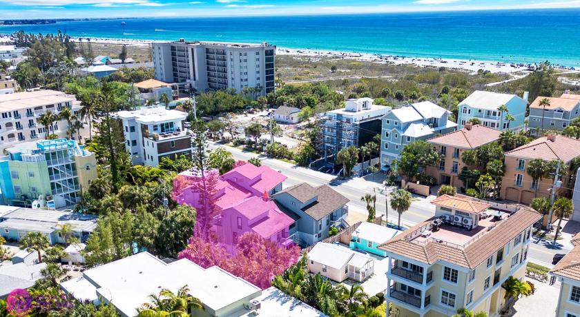 Beach Rd, 300ft to Beach Access & 500ft to Siesta Key Village, 1bdr