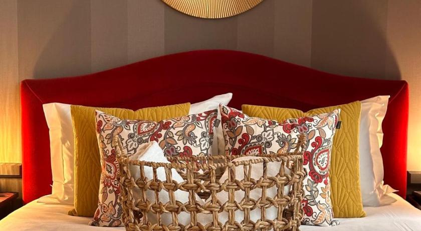 Best place to stay in Lyon France - Hotel Alexandra