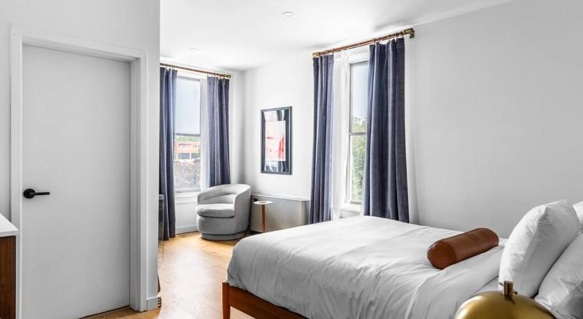 Canal View, DTWN Historic Hotel, Fiber Internet, Room # 209