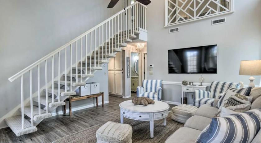 Cozy Beach Condo