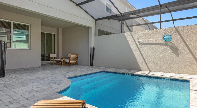 4BR Home w Full Resort Access - Near Disney