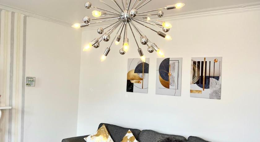 Private Parking, Urban Comfort & City Haven