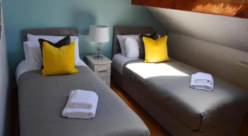 Whitby Town Centre walk to Everything!