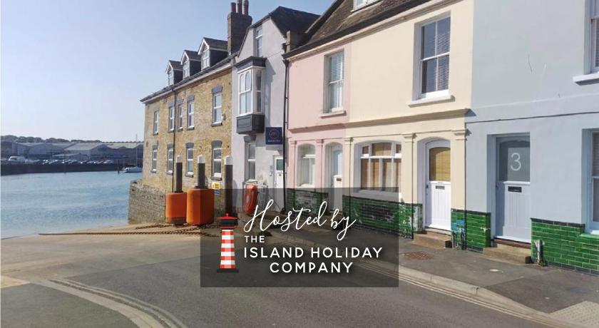 Chic Listed House with Harbour and River Views in Central Cowes - Walk to top restaurants