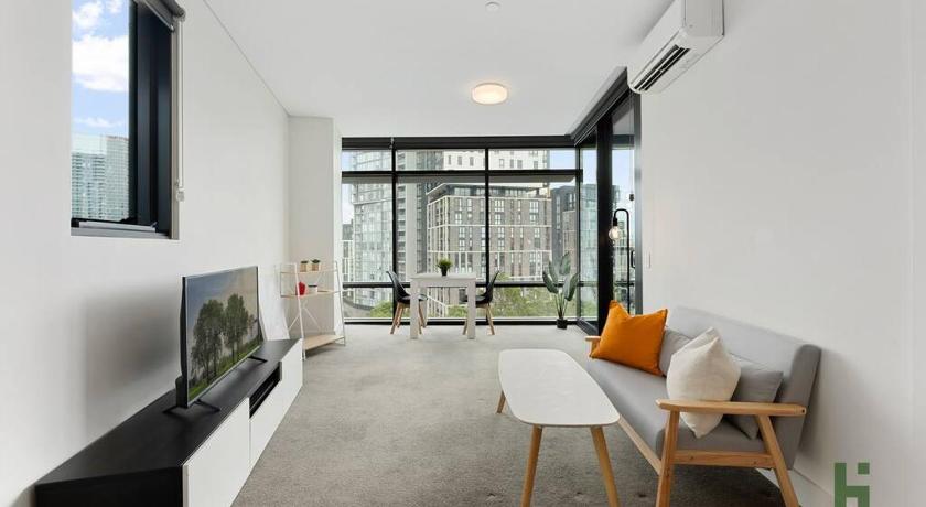 Cozy 1 bedroom at Olympic Park with one carspace