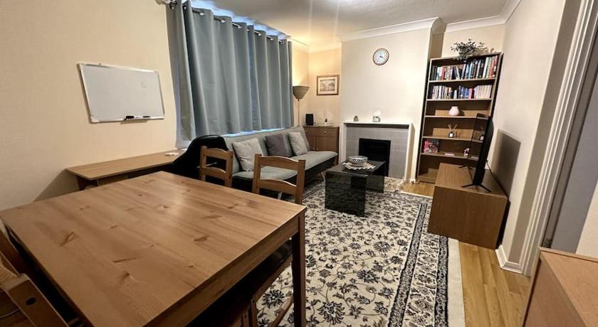Cosy entire one bedroom hideaway