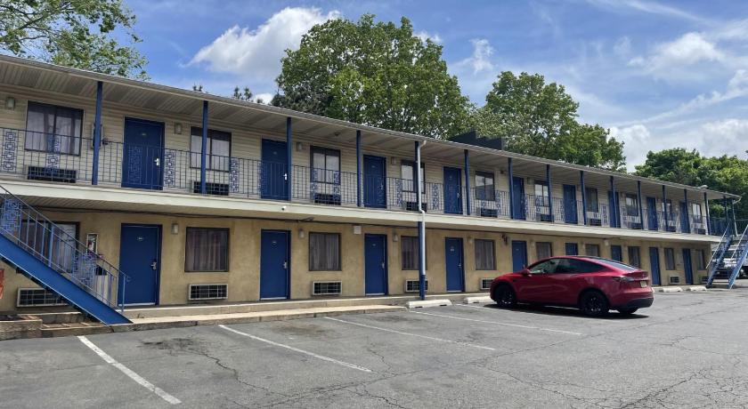 Budget Inn - Elizabeth, NJ