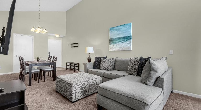 Upstay 2BR Family Condo Ventura Golf Country Club