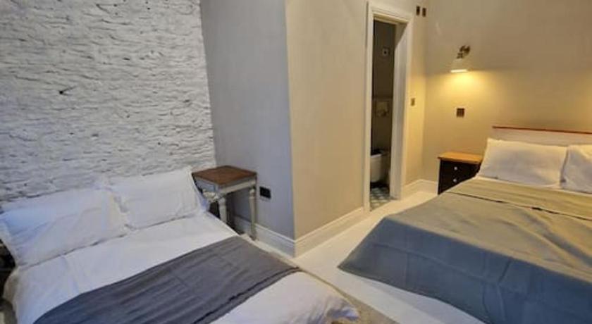 Garden Barn Studio, sleeps 3