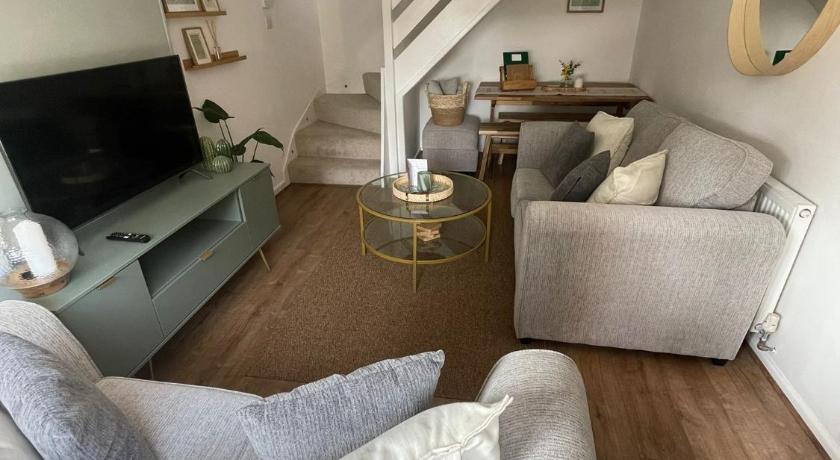 Cosy home close to M6 motorway