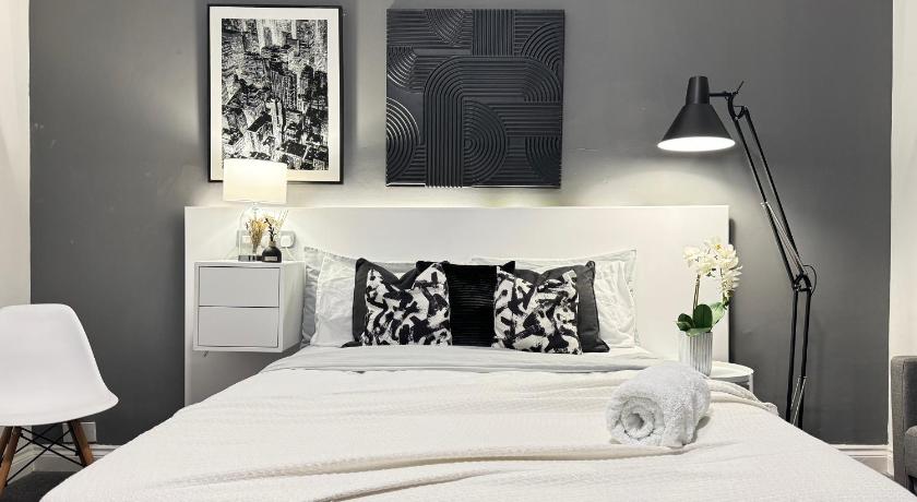 York House Private Apartment
